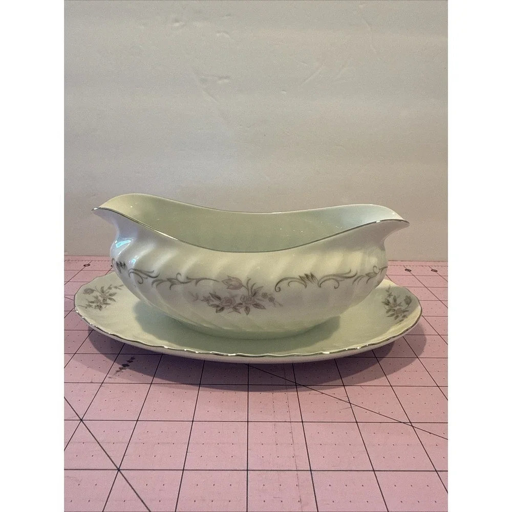 Gold Standard GST1 Gravy Boat 9